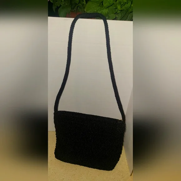 VINTAGE LIZ CLAIBORNE CROCHET BLACK EVENING BAG - Picture 2 of 4